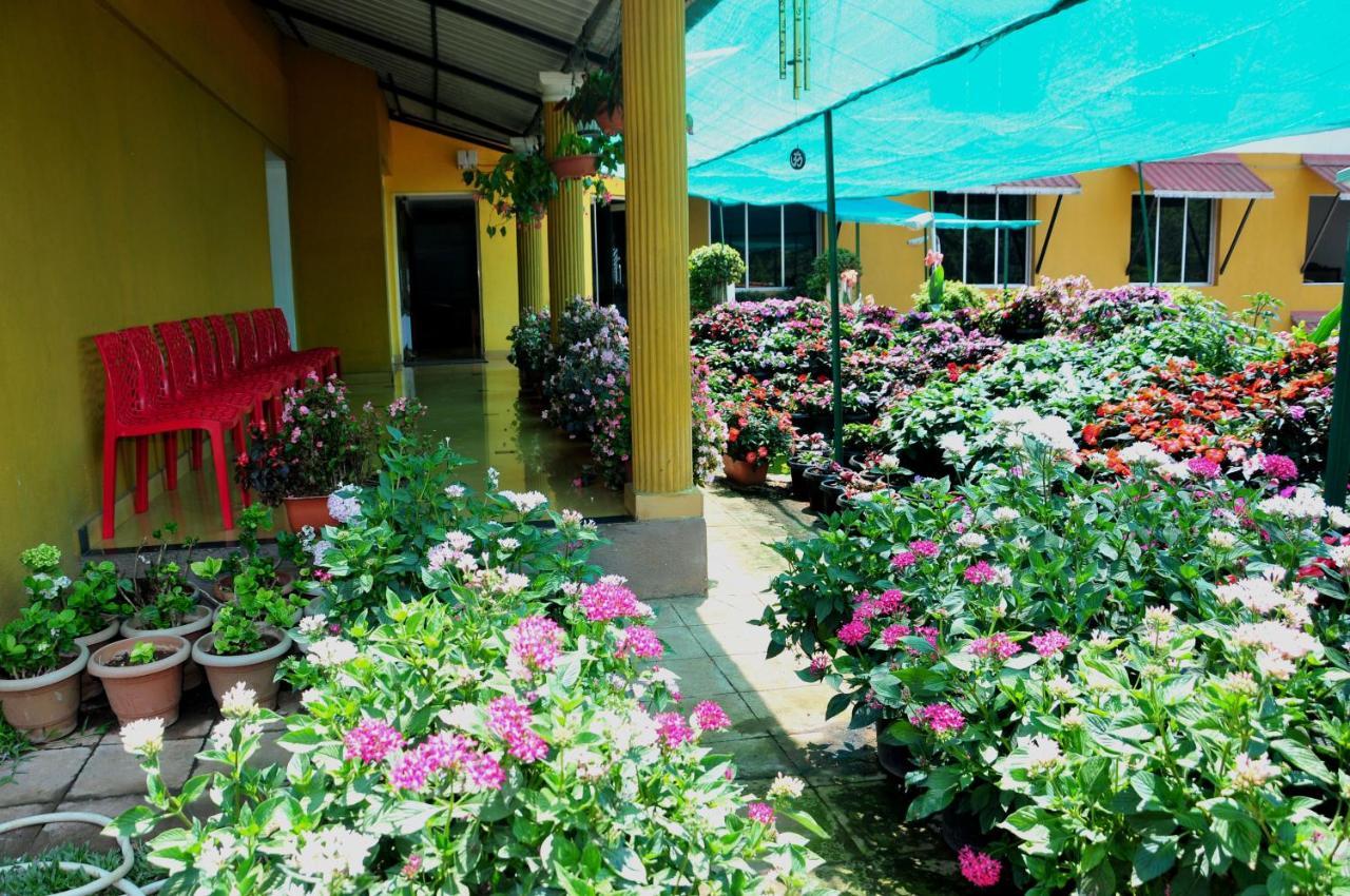 Sri Venkateshwara Residency Hotel Madikeri Exterior photo