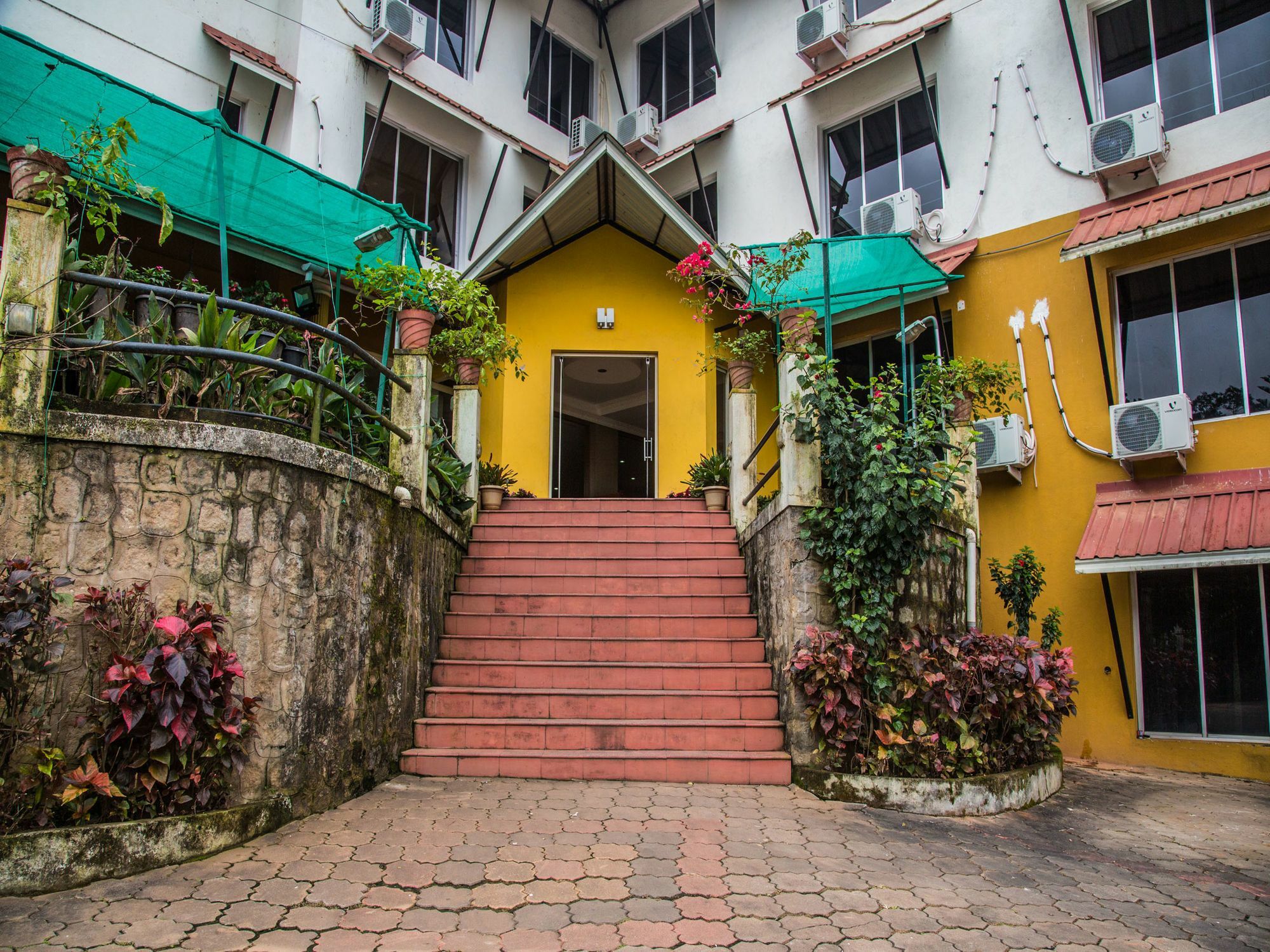 Sri Venkateshwara Residency Hotel Madikeri Exterior photo